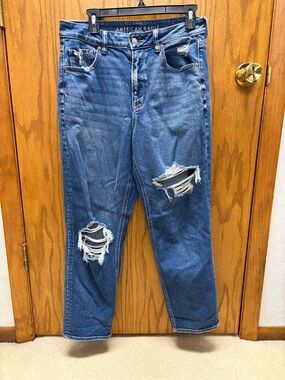 American Eagle Mom Straight Jeans - Medium Blue